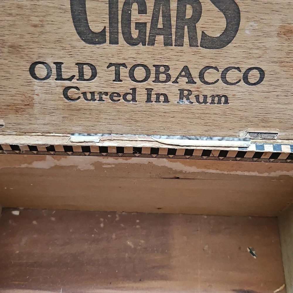 Vintage Rustic Garcia Sweets Wooden Cigar Box - Picture 3 of 8